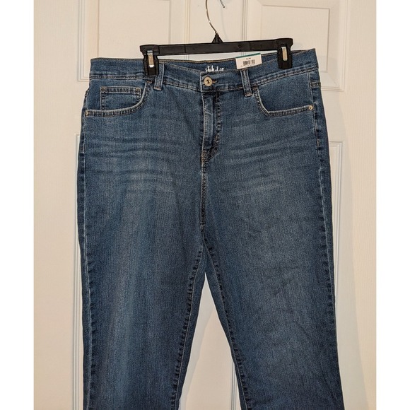 Style & Co Slim Leg Jeans Mid Rise Slimming Pocket Denim Size 16‎ NWT - Picture 5 of 10